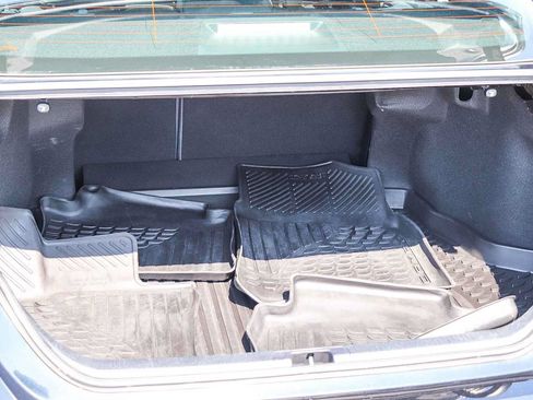 Used 2021 Toyota Camry XLE FWD image 25