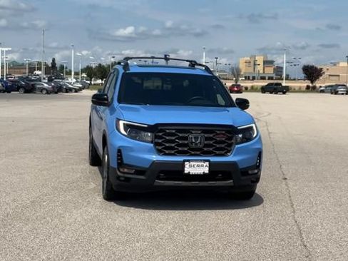 Used 2025 Honda Ridgeline TrailSport image 3