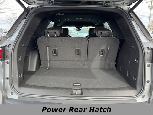 Used 2023 Chevrolet Traverse LT image 13