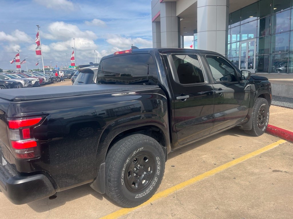 Used 2022 Nissan Frontier S RWD image 2