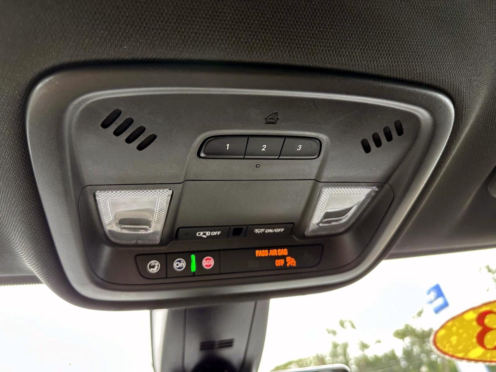 Used 2023 Chevrolet Traverse RS AWD/4WD image 27