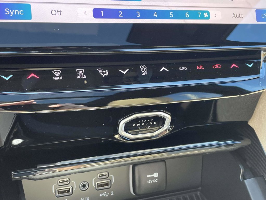 New 2027 Jeep Grand Cherokee Limited AWD/4WD image 38