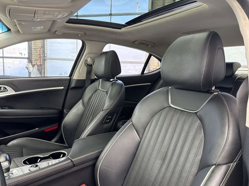 Used 2021 Genesis G70 2.0T w/ Elite Package image 10