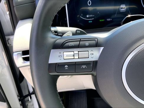 Used 2025 Hyundai Tucson Limited AWD/4WD image 11
