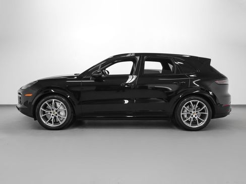 Certified 2021 Porsche Cayenne Turbo image 2