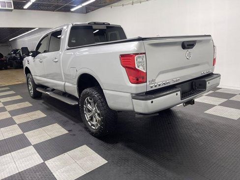 Used 2018 Nissan Titan SV w/ SV Convenience Package AWD/4WD image 2