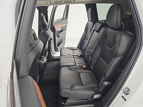 Used 2021 Volvo XC90 T5 Momentum image 21