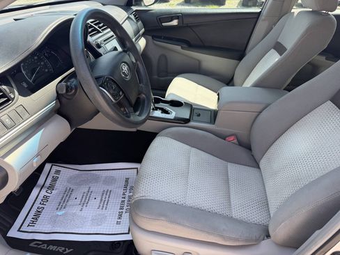 Used 2012 Toyota Camry LE FWD image 14