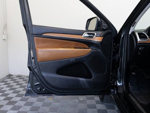 Used 2012 Jeep Grand Cherokee Overland image 15