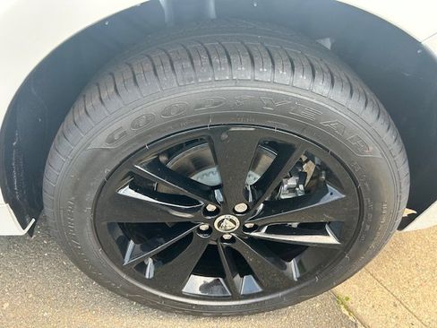 New 2026 Jaguar F-PACE R-Dynamic S image 13