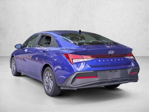 Used 2024 Hyundai Elantra SEL FWD image 8