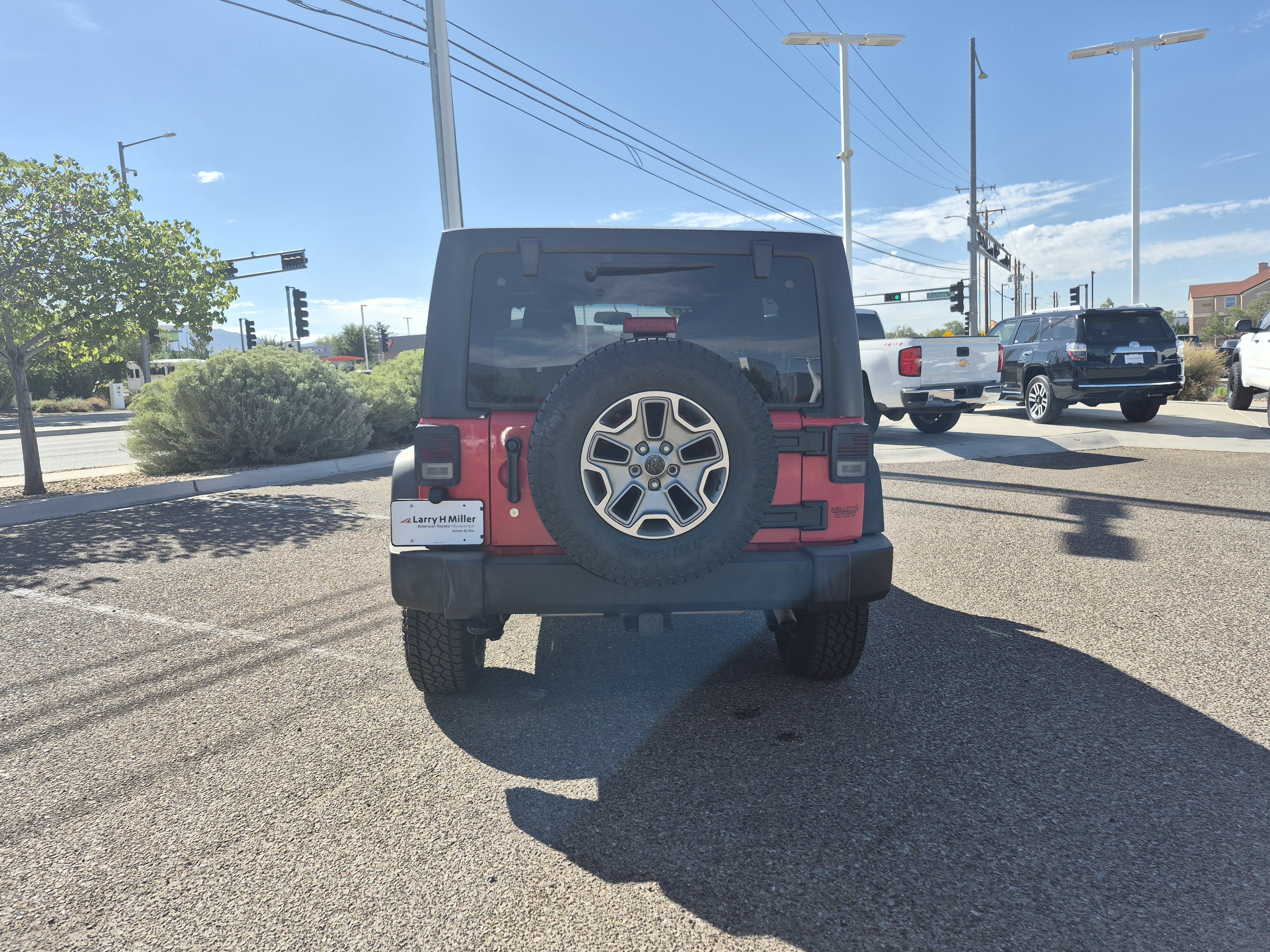 Used 2018 Jeep Wrangler Unlimited Rubicon w/ Connectivity Group AWD/4WD image 4