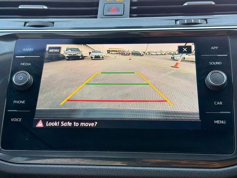Used 2019 Volkswagen Tiguan SE w/ Panoramic Sunroof Package AWD/4WD image 31