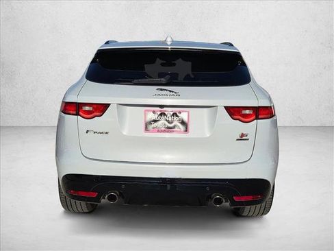 Used 2019 Jaguar F-PACE S image 7