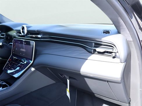 New 2025 Maserati Grecale Modena image 11