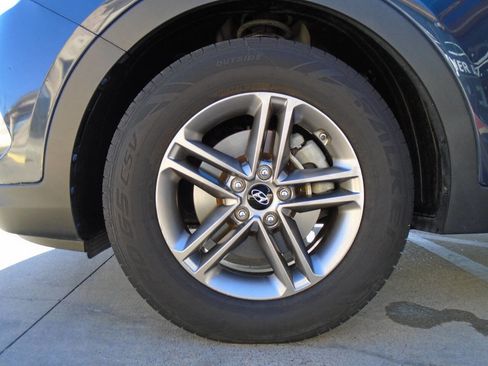 Used 2017 Hyundai Santa Fe Sport image 27