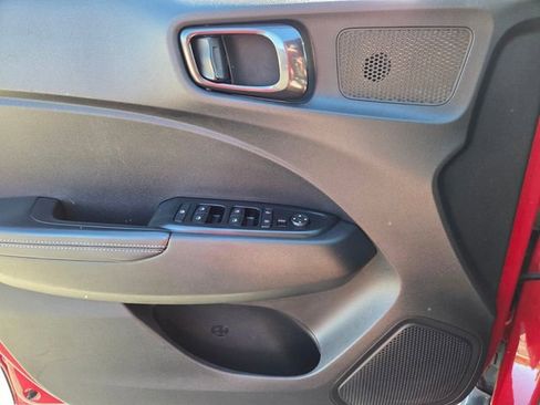 Used 2022 Hyundai Venue Limited w/ Cargo Package image 13