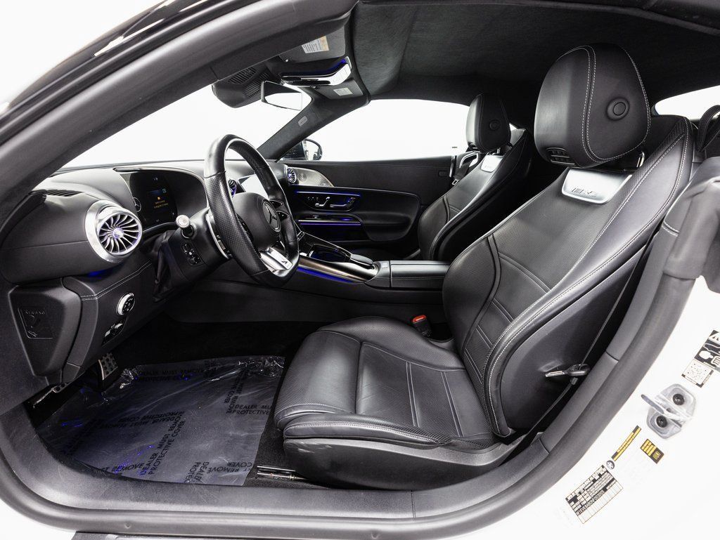 Used 2022 Mercedes-Benz SL 55 AMG 4MATIC w/ Driver Assistance Package image 9