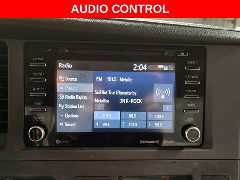 Used 2019 Toyota Sienna XLE image 22