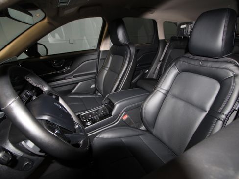 New 2026 Lincoln Corsair Premiere image 3