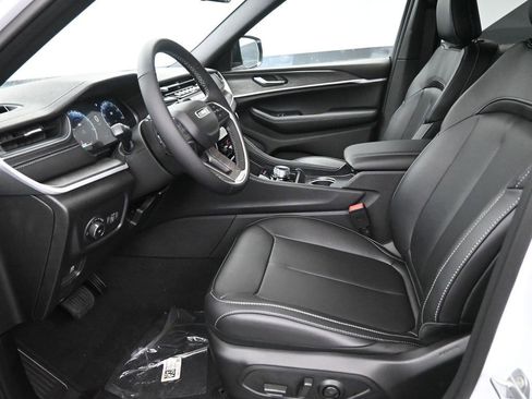 New 2025 Jeep Grand Cherokee L Limited w/ Trailer Tow Package image 15