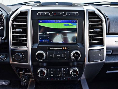 Used 2020 Ford F250 Platinum w/ FX4 Off-Road Package AWD/4WD image 30