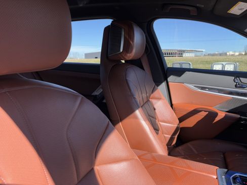 Certified 2023 BMW 740i 740i w/ Executive Package image 35