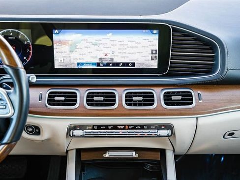 Used 2022 Mercedes-Benz GLS 450 4MATIC image 11