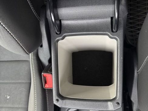 Used 2023 Volkswagen Taos SE image 29