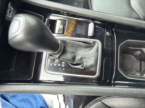 Used 2023 Jeep Compass Limited image 13