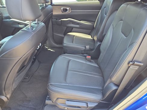 Certified 2023 Kia Sorento EX w/ Panoramic Sunroof Package FWD image 17