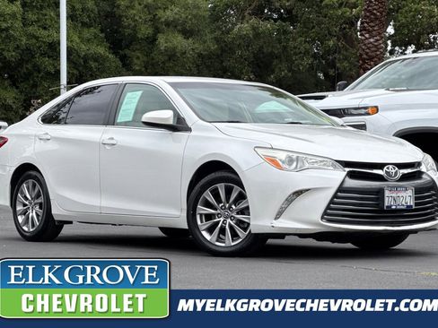 Used 2017 Toyota Camry XLE w/ Convenience Package FWD image 1