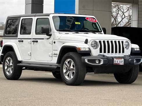 Used 2018 Jeep Wrangler Unlimited Sahara image 2