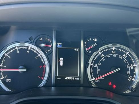 Used 2021 Toyota 4Runner TRD Off-Road Premium w/ Moonroof Package AWD/4WD image 18
