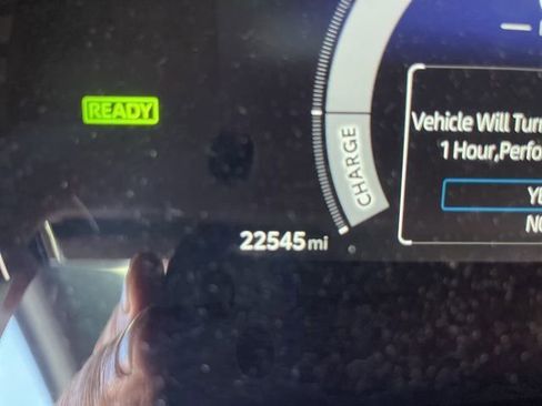 Used 2025 Toyota Camry SE image 14