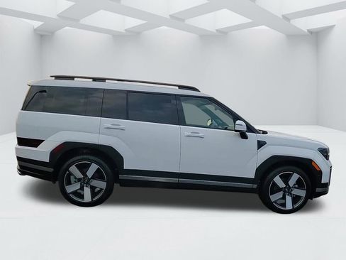 Certified 2025 Hyundai Santa Fe Limited image 4