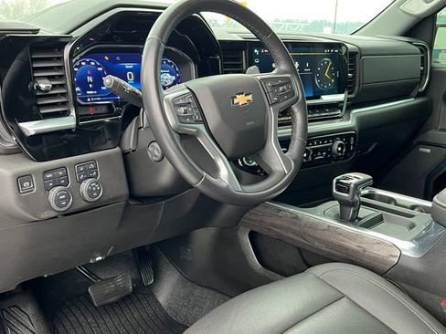Used 2022 Chevrolet Silverado 1500 LTZ image 26