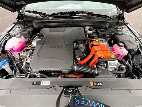 New 2025 Hyundai Elantra SEL image 12