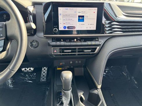 Used 2025 Toyota Camry SE FWD image 16