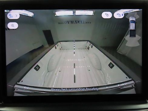 Used 2025 Ford F250 Platinum image 14