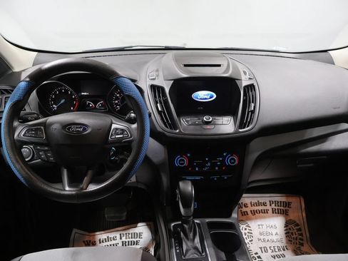 Used 2018 Ford Escape SE w/ SE Sync 3 Package AWD/4WD image 17