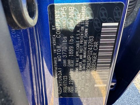 Used 2023 Hyundai Venue Limited image 35