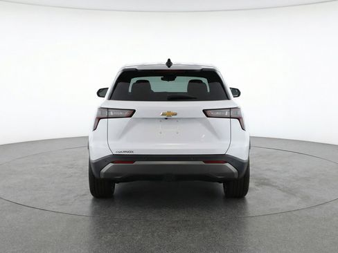 Used 2025 Chevrolet Equinox LT FWD image 7
