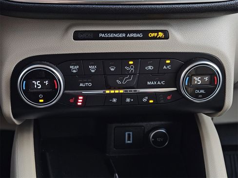 Used 2020 Ford Escape Titanium w/ Titanium Premium Package 2.0 image 16