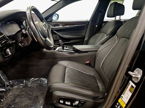 Used 2023 BMW M550i xDrive M550i xDrive w/ Dynamic Handling Package image 8