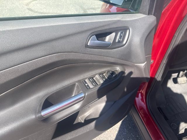 Used 2015 Ford Escape SE AWD/4WD image 11