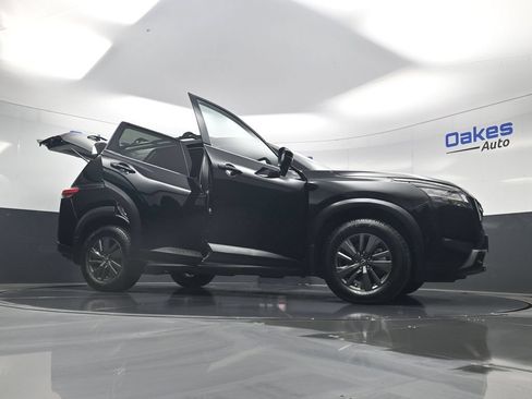 Used 2022 Nissan Pathfinder SV w/ SV Black Package FWD image 61