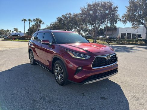 Used 2021 Toyota Highlander Platinum image 7