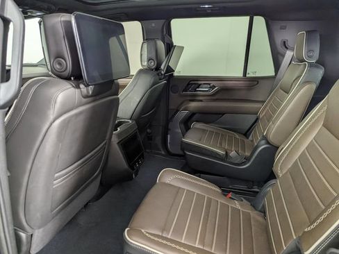 Used 2025 GMC Yukon Denali Ultimate image 18