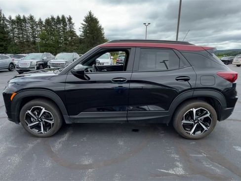 Certified 2023 Chevrolet TrailBlazer RS w/ Sun and Liftgate Package image 5